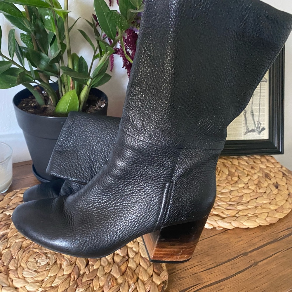 Black leather boots with ombré block heel